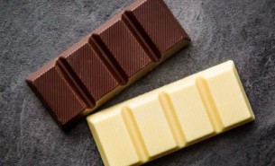 自動稱重機與金屬檢測一體機：巧克力行業(yè)的生產安全保障